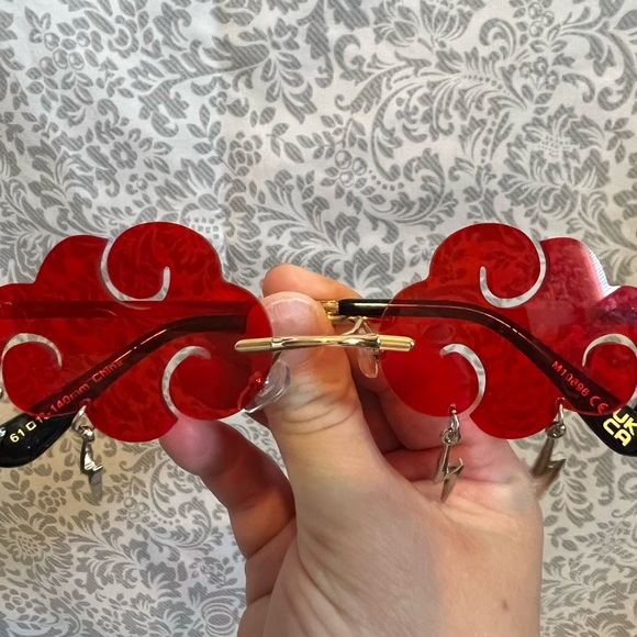 Sunglasses - Picture 2 of 3